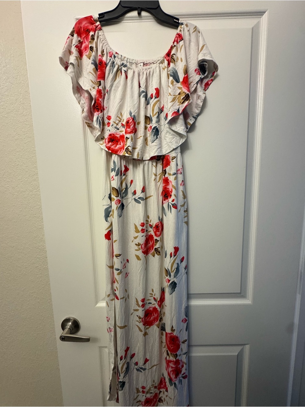 Floral Off-Shoulder Maxi Dress in White and Red